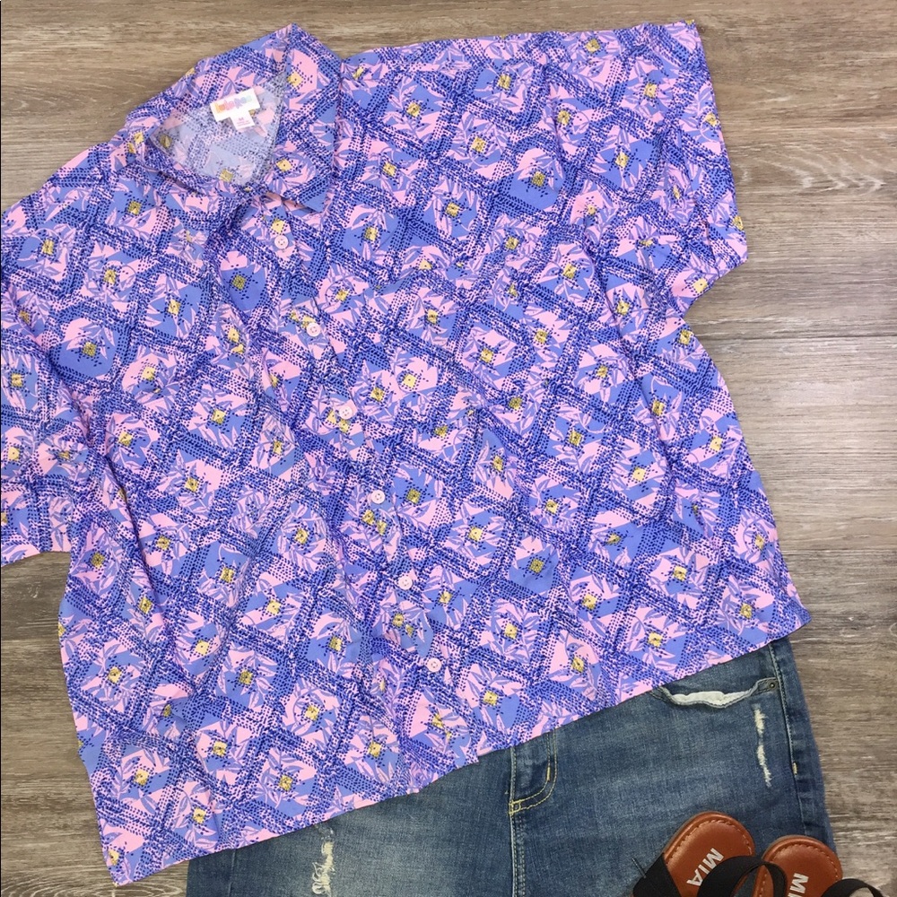 Lularoe Amy button down shirt BNWT size M